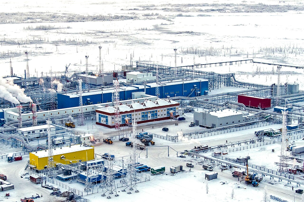 Archival Zapolyarnoye gas treatment installation near Novy Urengoy, 15 Jan 2013 — location plate only, not strike-day fire.